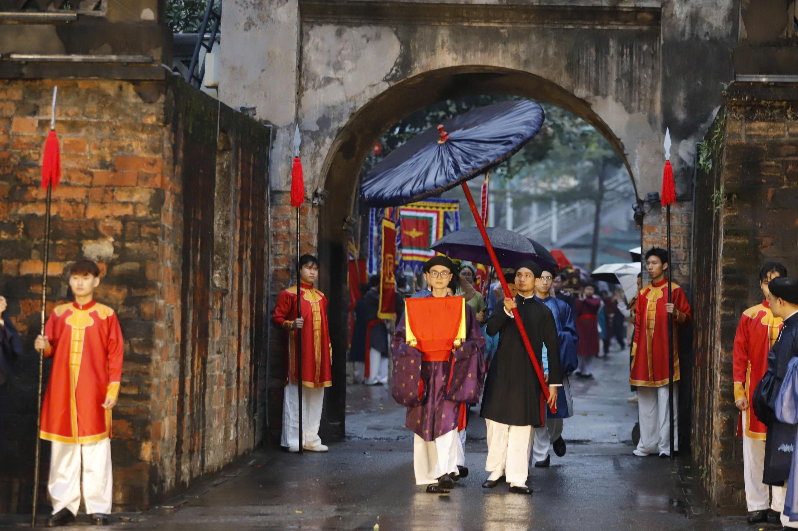 Lễ Mở cửa &Ocirc; Quan Chưởng đ&aacute;nh thức k&yacute; ức Thăng Long xưa 2026 - Ảnh 3.