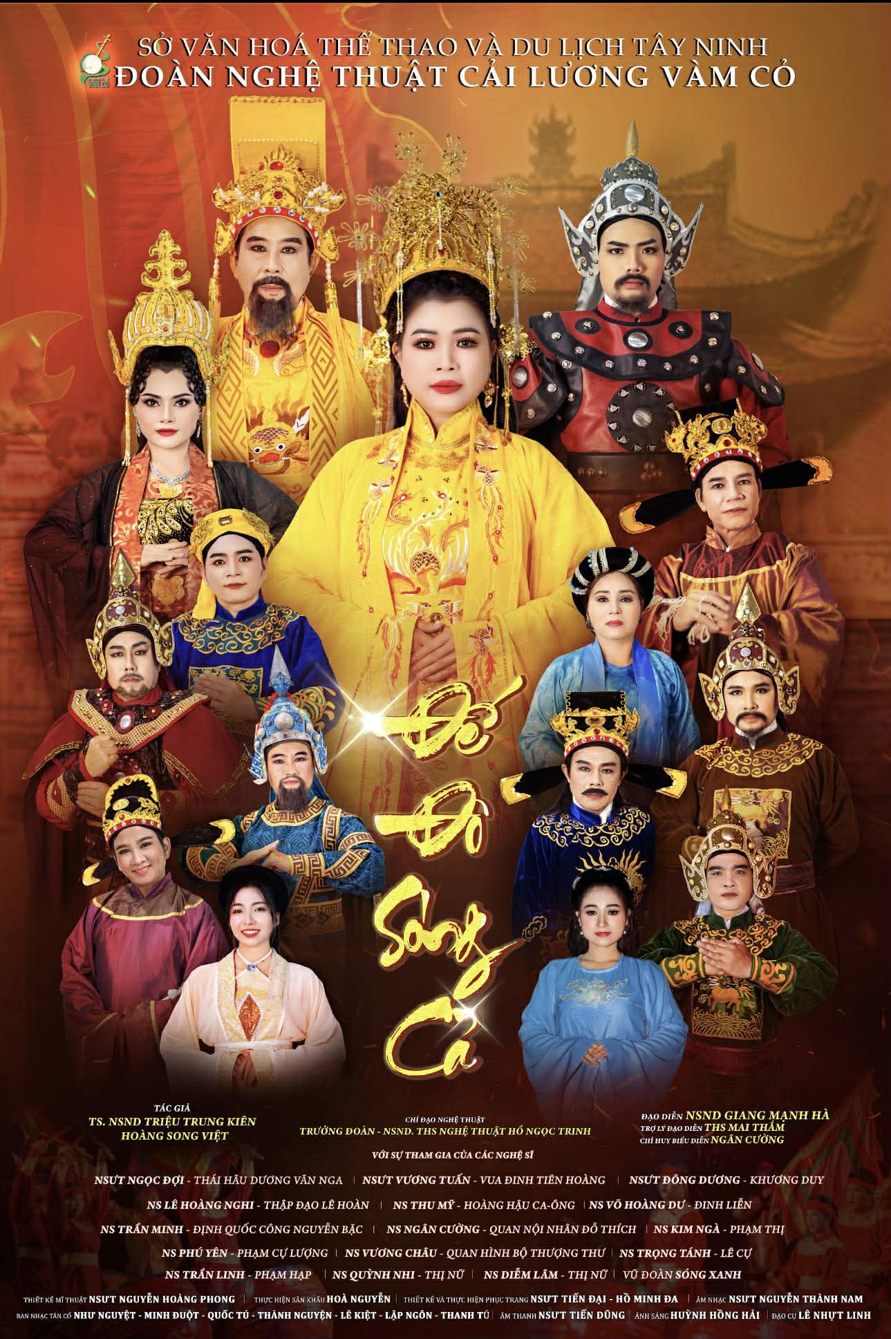 NSND Hồ Ngọc Trinh đưa vở "Đế đô sóng cả" lưu diễn miền Bắc - Ảnh 1.