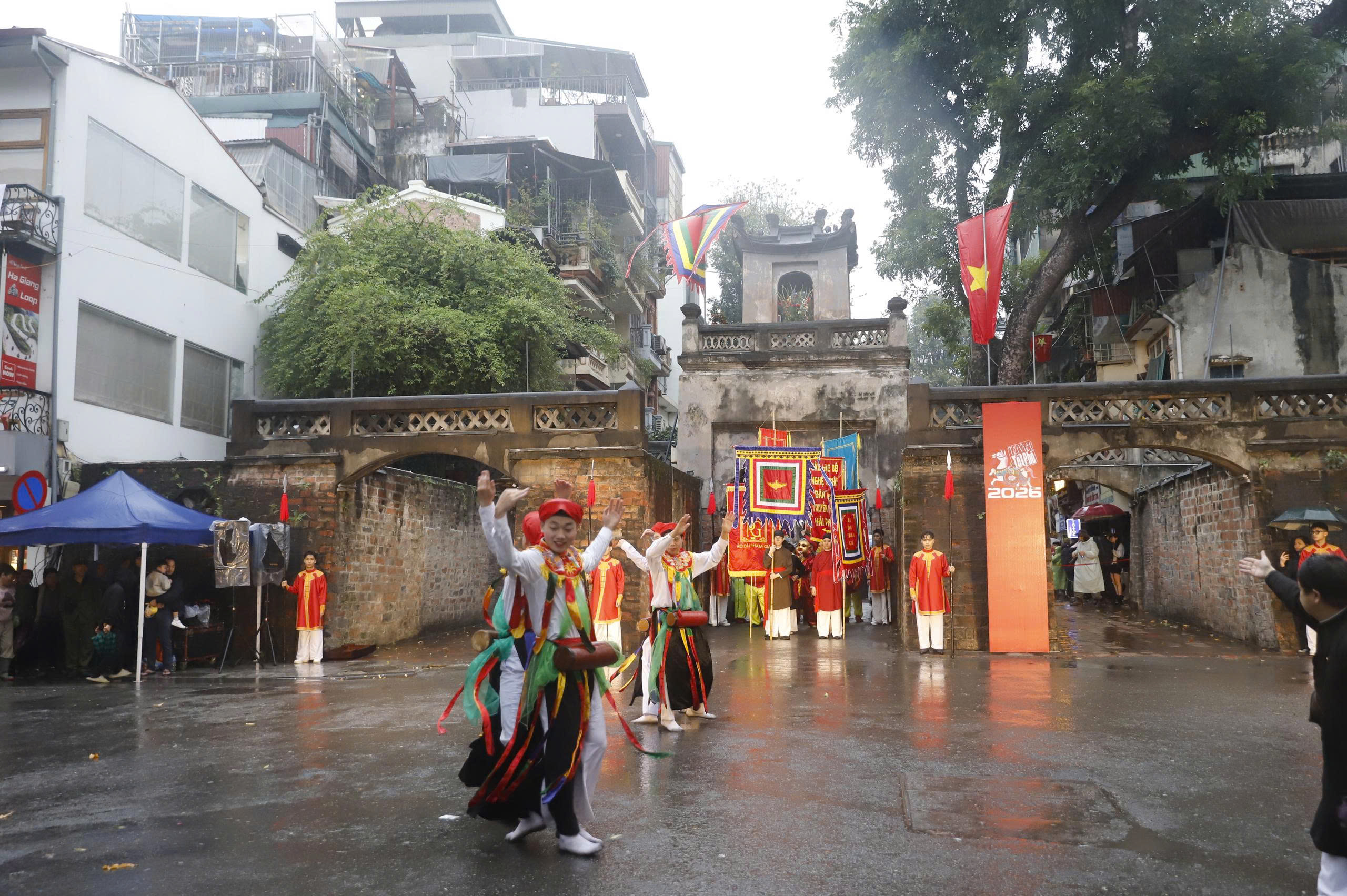 Lễ Mở cửa &Ocirc; Quan Chưởng đ&aacute;nh thức k&yacute; ức Thăng Long xưa 2026 - Ảnh 7.