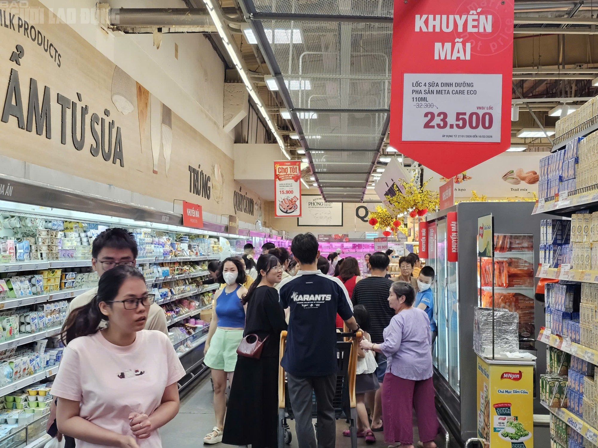 Si&ecirc;u thị TPHCM đ&ocirc;ng kh&aacute;ch mua sắm Tết 2026 với h&agrave;ng h&oacute;a đa dạng v&agrave; ưu đ&atilde;i hấp dẫn - Ảnh 10.