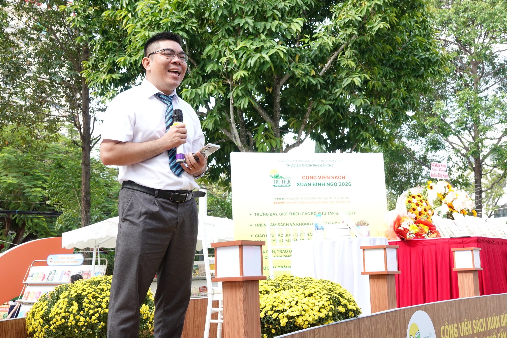 Nhà báo Đăng Huỳnh và Dấu xưa Cần Thơ tạo thêm dấu ấn mới đầu xuân - Ảnh 1.