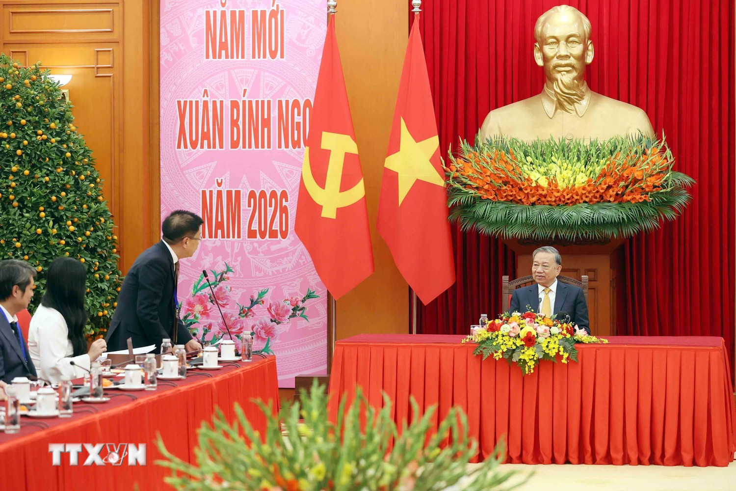 Tổng B&iacute; thư T&ocirc; L&acirc;m gặp mặt Đo&agrave;n kiều b&agrave;o ti&ecirc;u biểu - Ảnh 3.