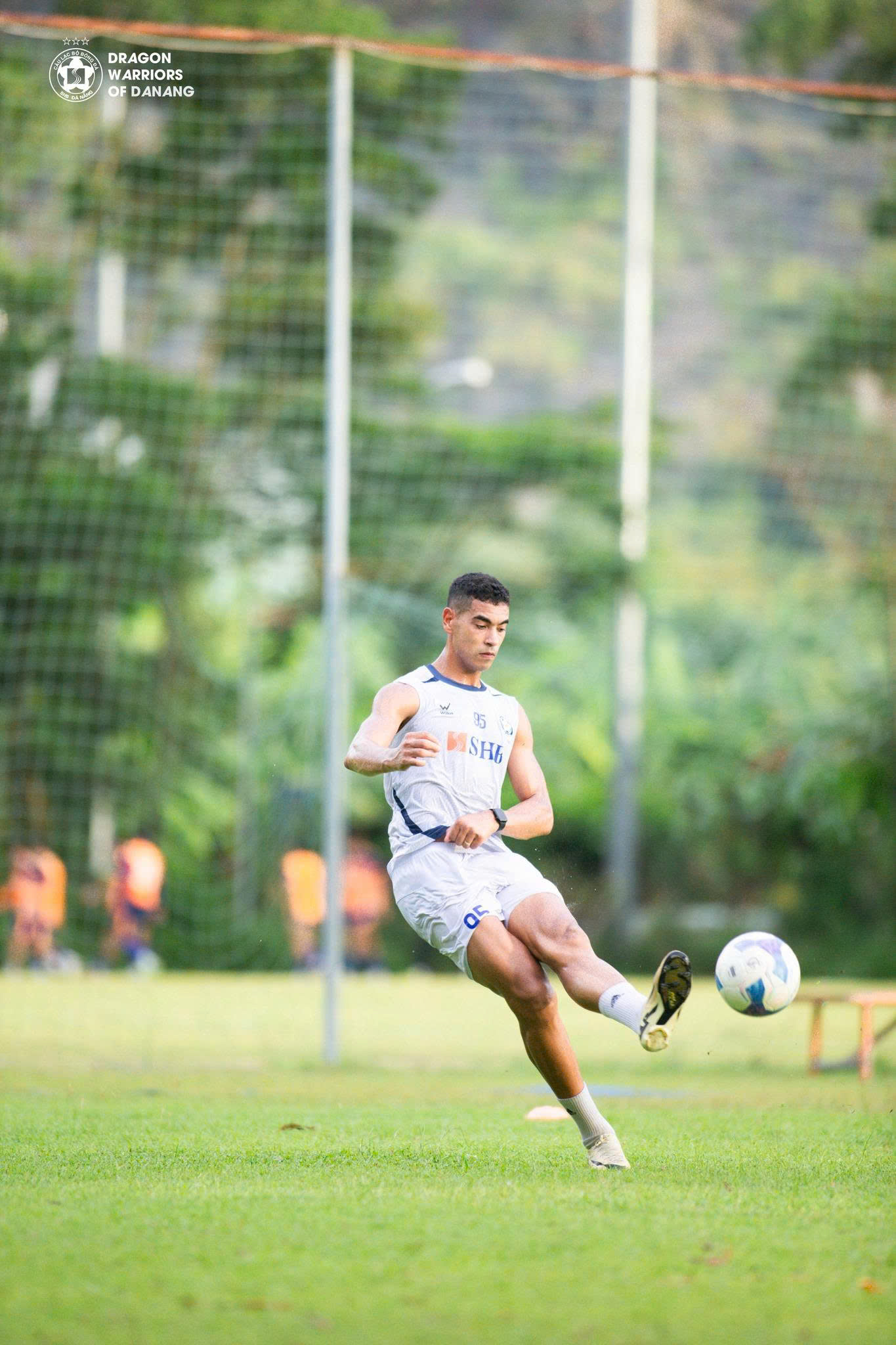 Tuyển Việt Nam chuẩn bị “vũ khí mới” quyết chiến Malaysia - Ảnh 2.