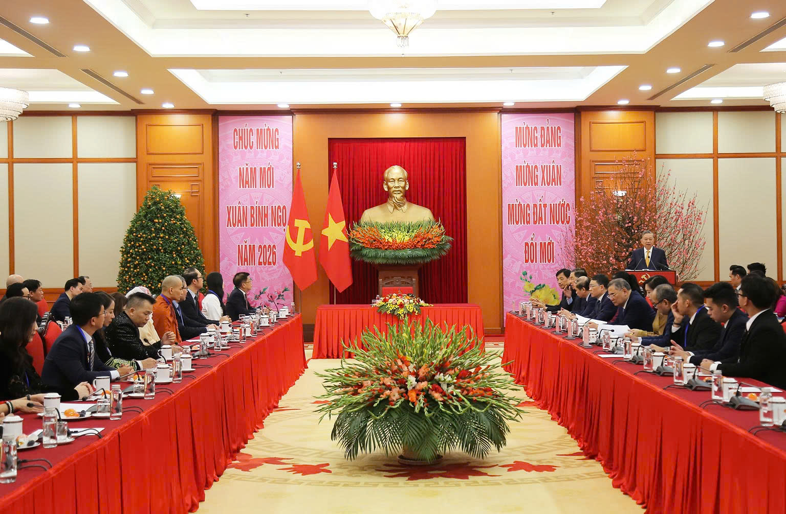 Tổng B&iacute; thư T&ocirc; L&acirc;m gặp mặt Đo&agrave;n kiều b&agrave;o ti&ecirc;u biểu - Ảnh 7.