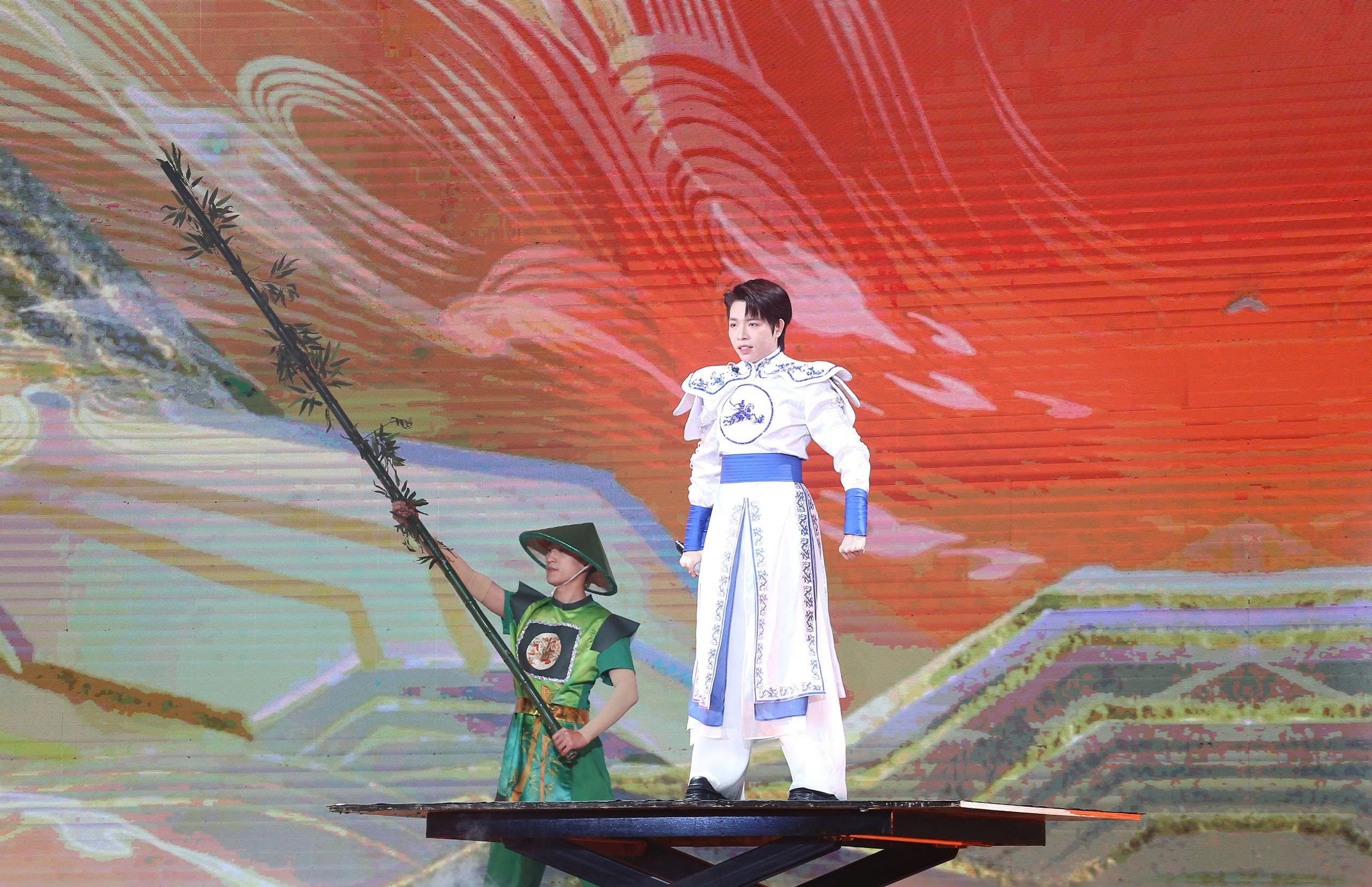 Chủ tịch nước ch&uacute;c Tết kiều b&agrave;o, đ&aacute;nh trống khai hội mừng Xu&acirc;n - Ảnh 10.