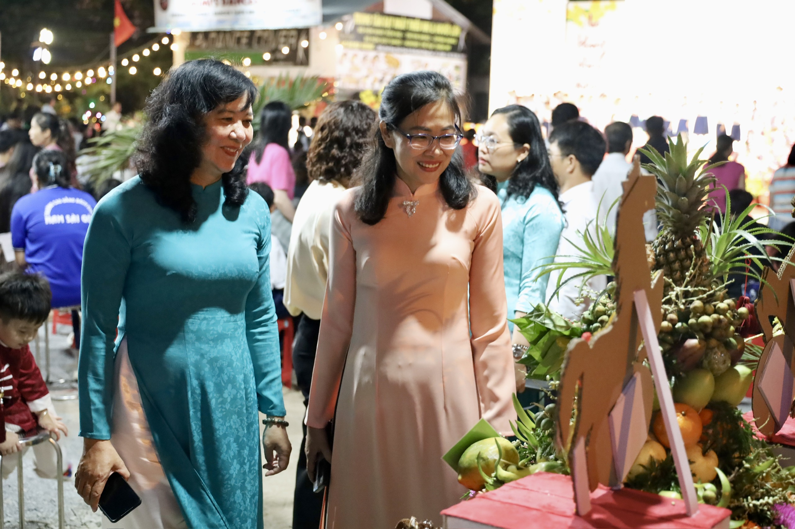 Rộn ràng ngày hội Xuân gắn kết, vun bồi tình làng nghĩa xóm tại xã Hưng Long, TPHCM - Ảnh 7.