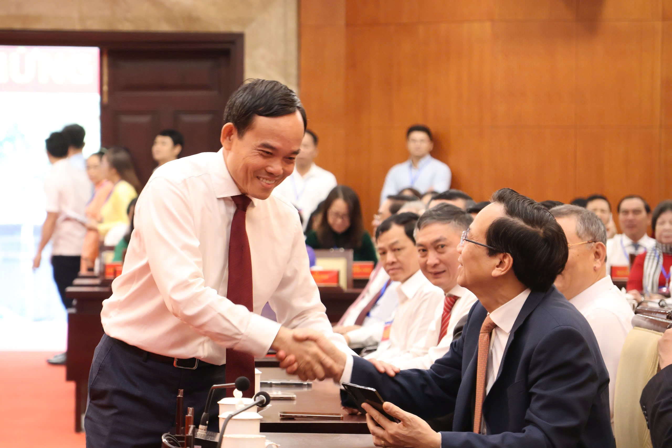 To&agrave;n cảnh Tổng B&iacute; thư T&ocirc; L&acirc;m thăm, ch&uacute;c Tết Đảng bộ, ch&iacute;nh quyền, nh&acirc;n d&acirc;n TPHCM - Ảnh 14.