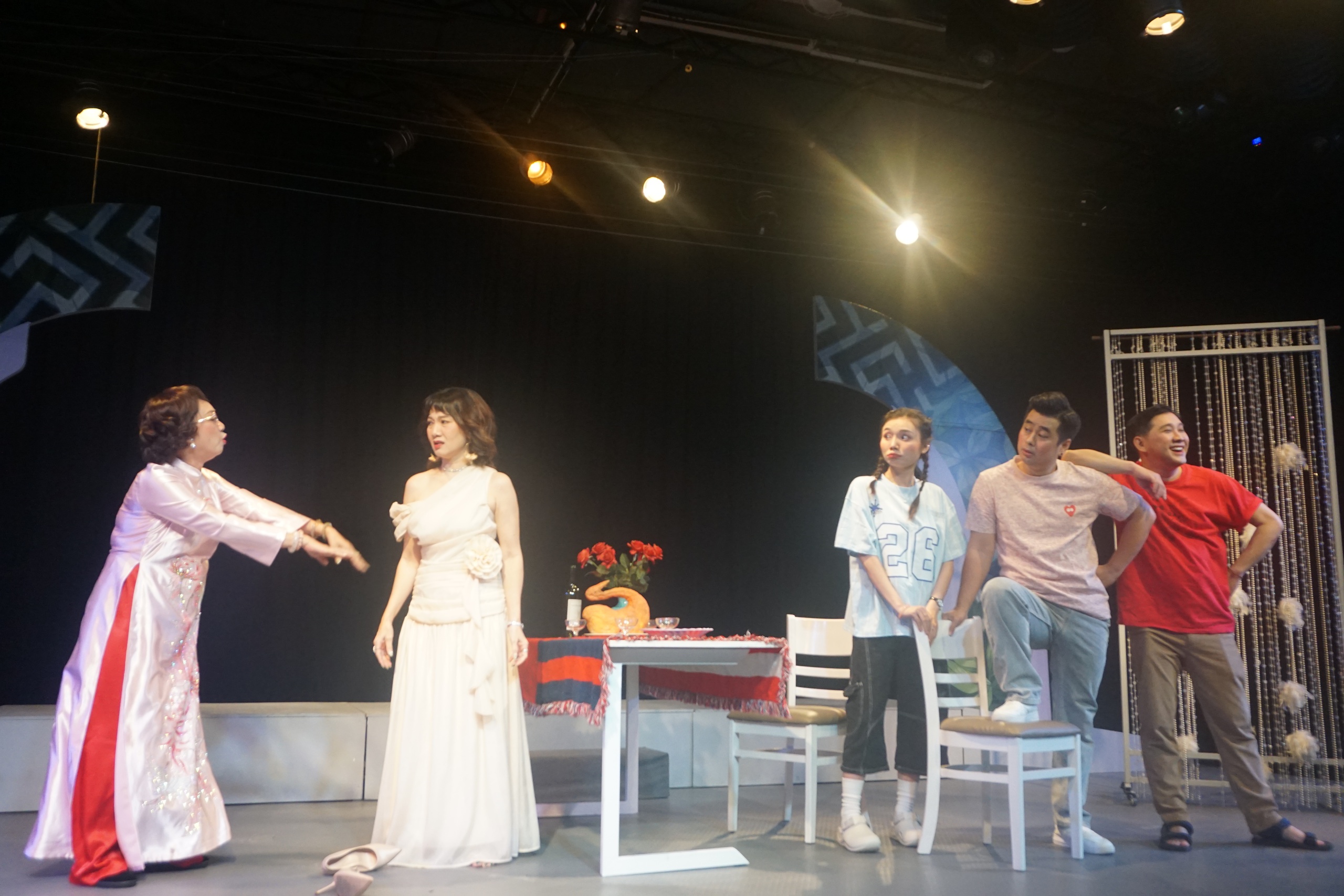 Mùa kịch Tết Bính Ngọ 2026 sôi động của Nhà hát Kịch Sân khấu nhỏ TP HCM - Ảnh 2.