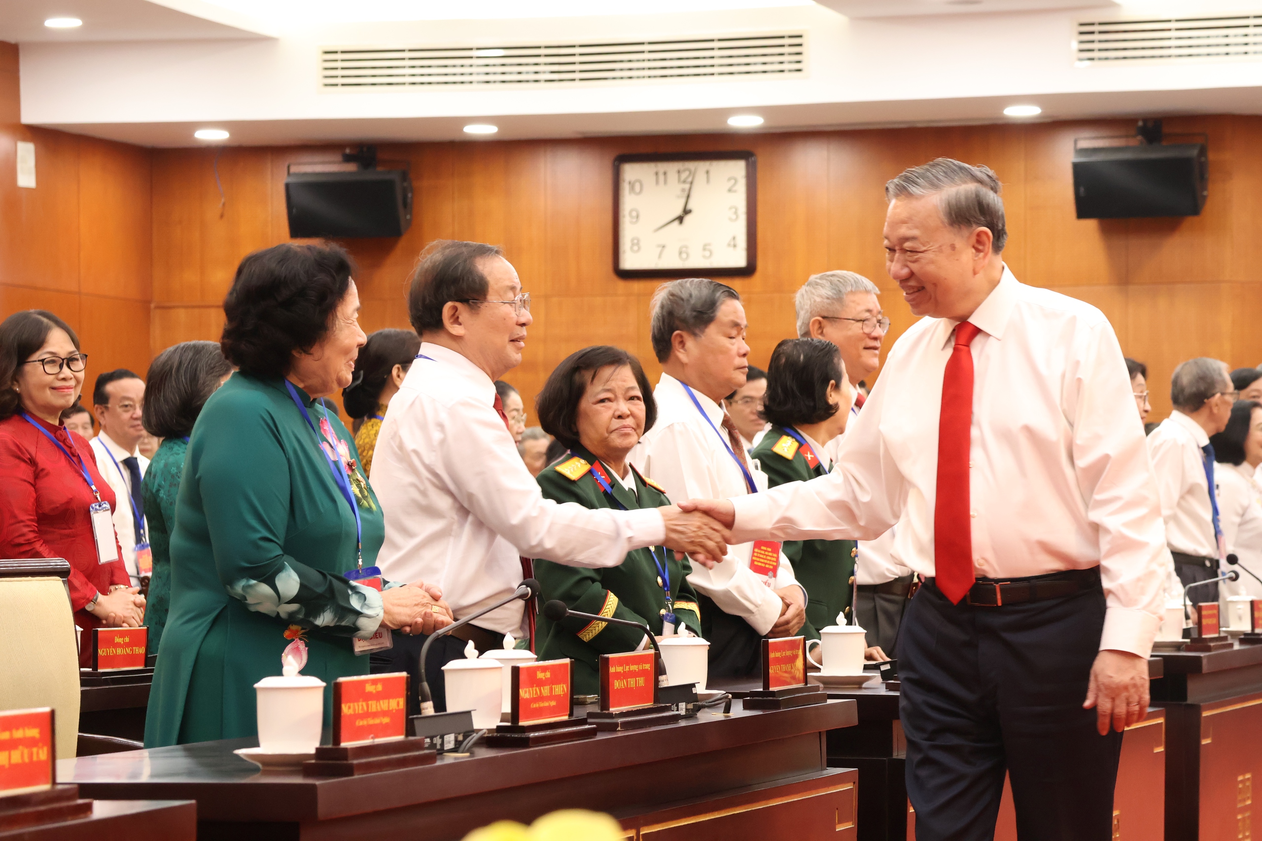 Tổng B&iacute; thư T&ocirc; L&acirc;m thăm, ch&uacute;c Tết TPHCM - Ảnh 6.