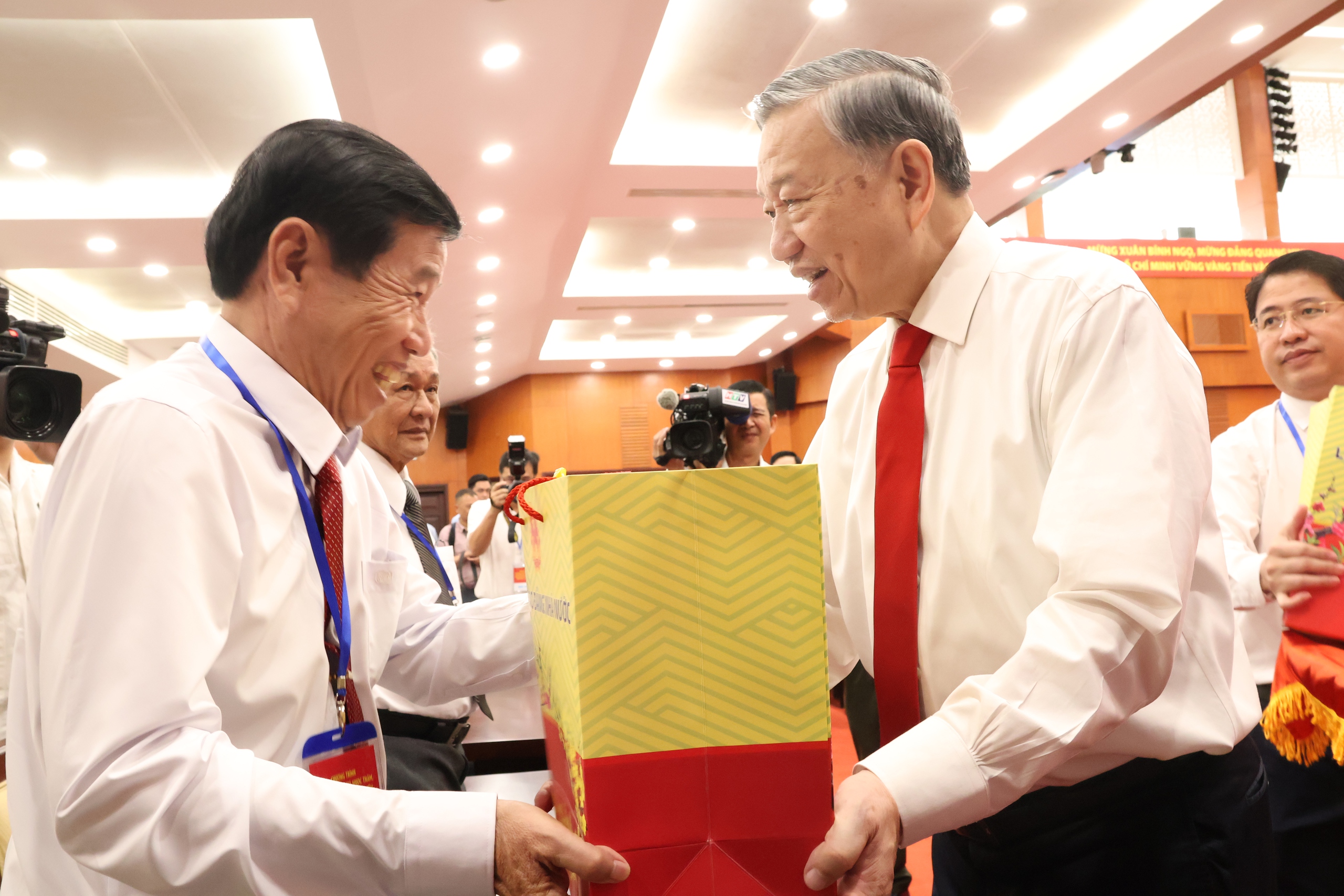 Tổng B&iacute; thư T&ocirc; L&acirc;m: TPHCM l&agrave; nơi để Trung ương y&ecirc;n t&acirc;m giao việc lớn - Ảnh 5.