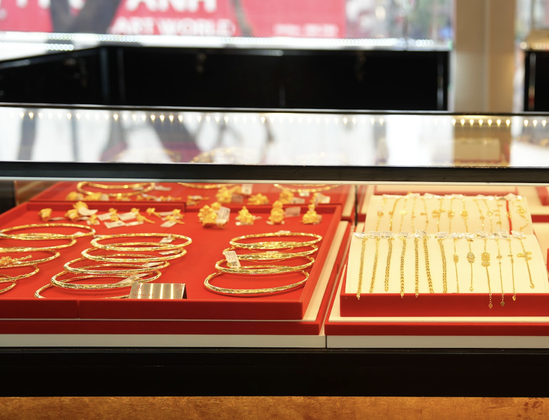 Giá vàng hôm nay 16 - 2: Xu hướng giảm giá vàng và bạc trong thị trường quốc tế - Ảnh 2.