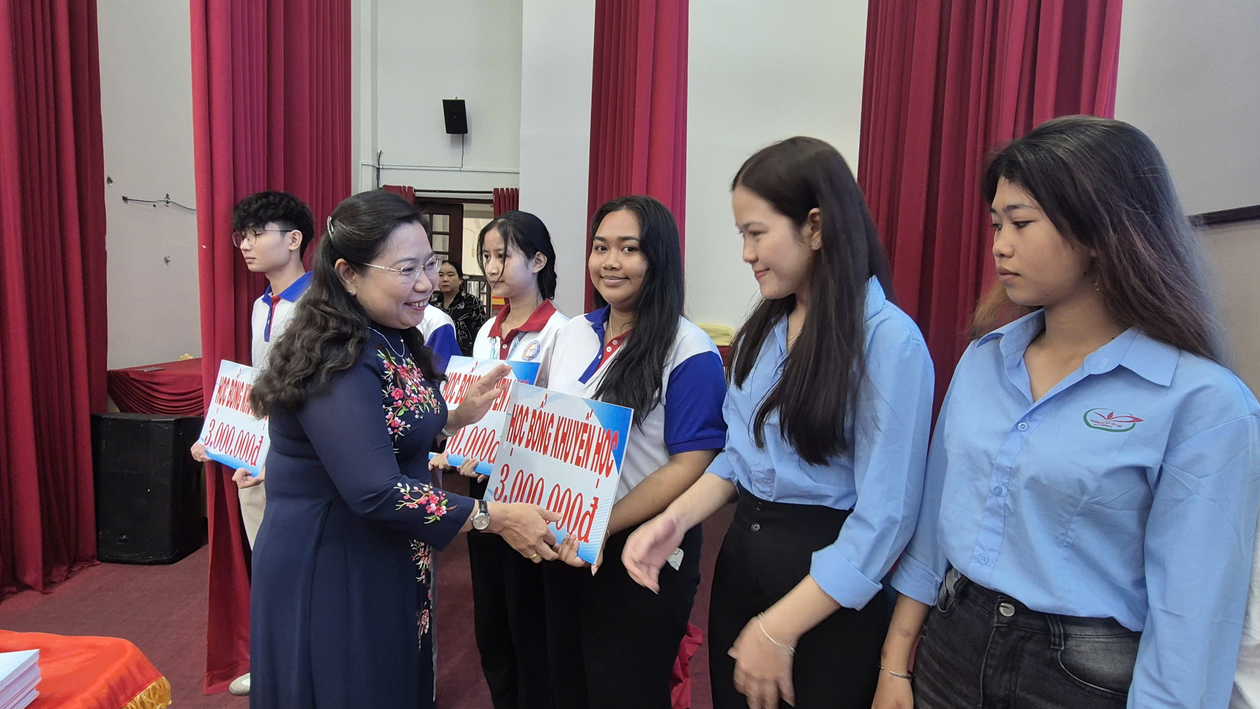 C&ocirc;ng ty Xổ số S&oacute;c Trăng nộp ng&acirc;n s&aacute;ch tr&ecirc;n 2.321 tỉ đồng - Ảnh 4.