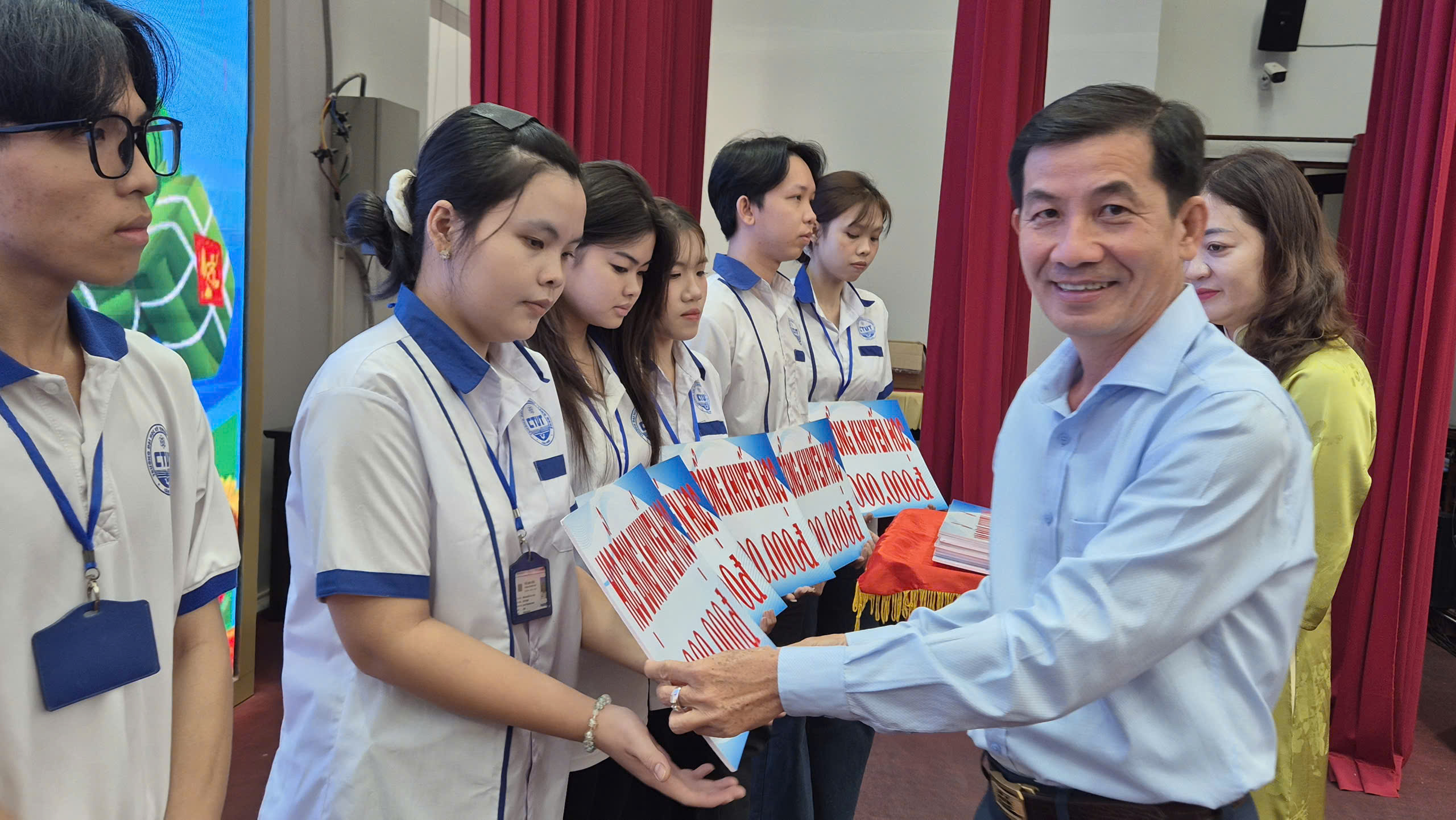 C&ocirc;ng ty Xổ số S&oacute;c Trăng nộp ng&acirc;n s&aacute;ch tr&ecirc;n 2.321 tỉ đồng - Ảnh 7.