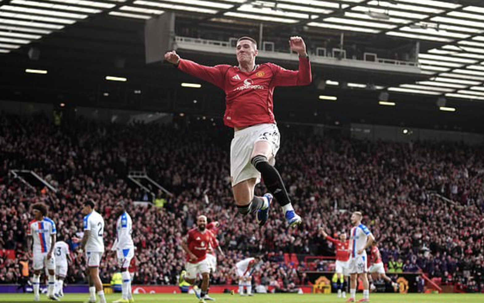 Ai hay nhất, ai tệ nhất khi Man United thắng nhọc Crystal Palace? - Ảnh 13.