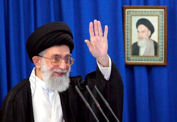 Quyết định phút chót hạ sát lãnh đạo tối cao Iran giữa ban ngày - Ảnh 1.