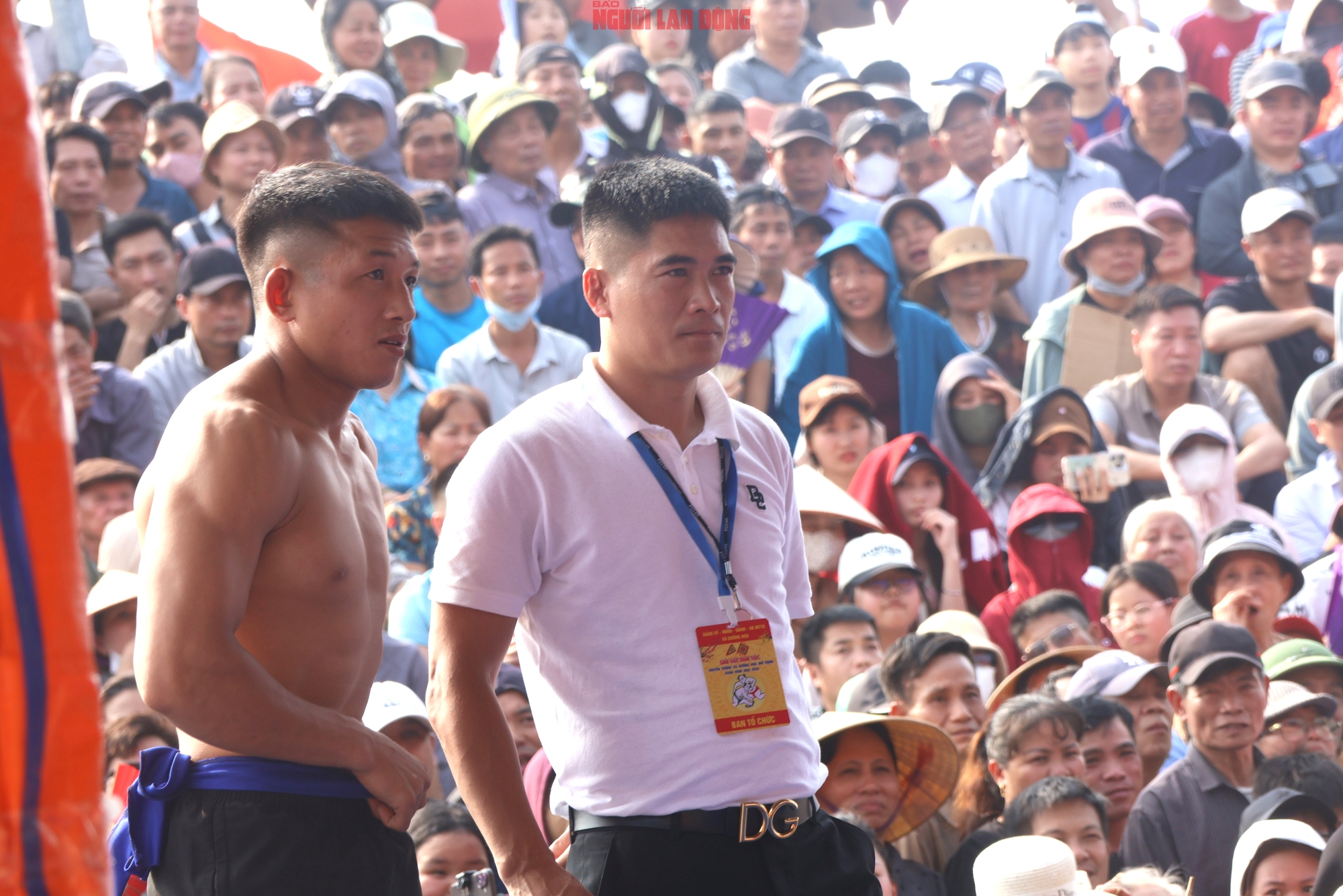 VIDEO: Xem những nhà vô địch SEA Games "đại náo" sới vật hội làng - Ảnh 3.