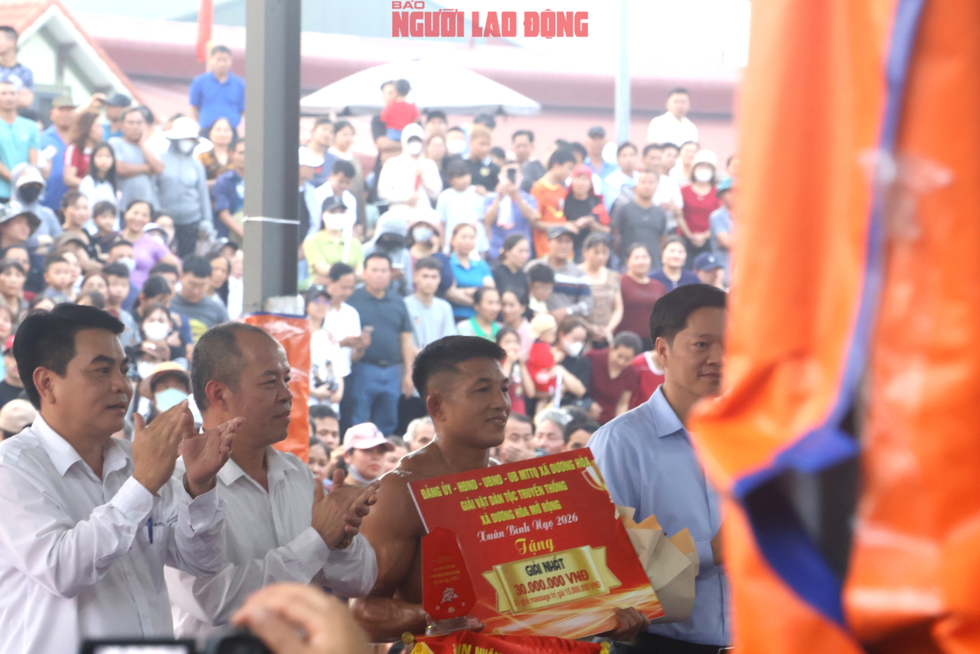 VIDEO: Xem những nhà vô địch SEA Games "đại náo" sới vật hội làng - Ảnh 11.