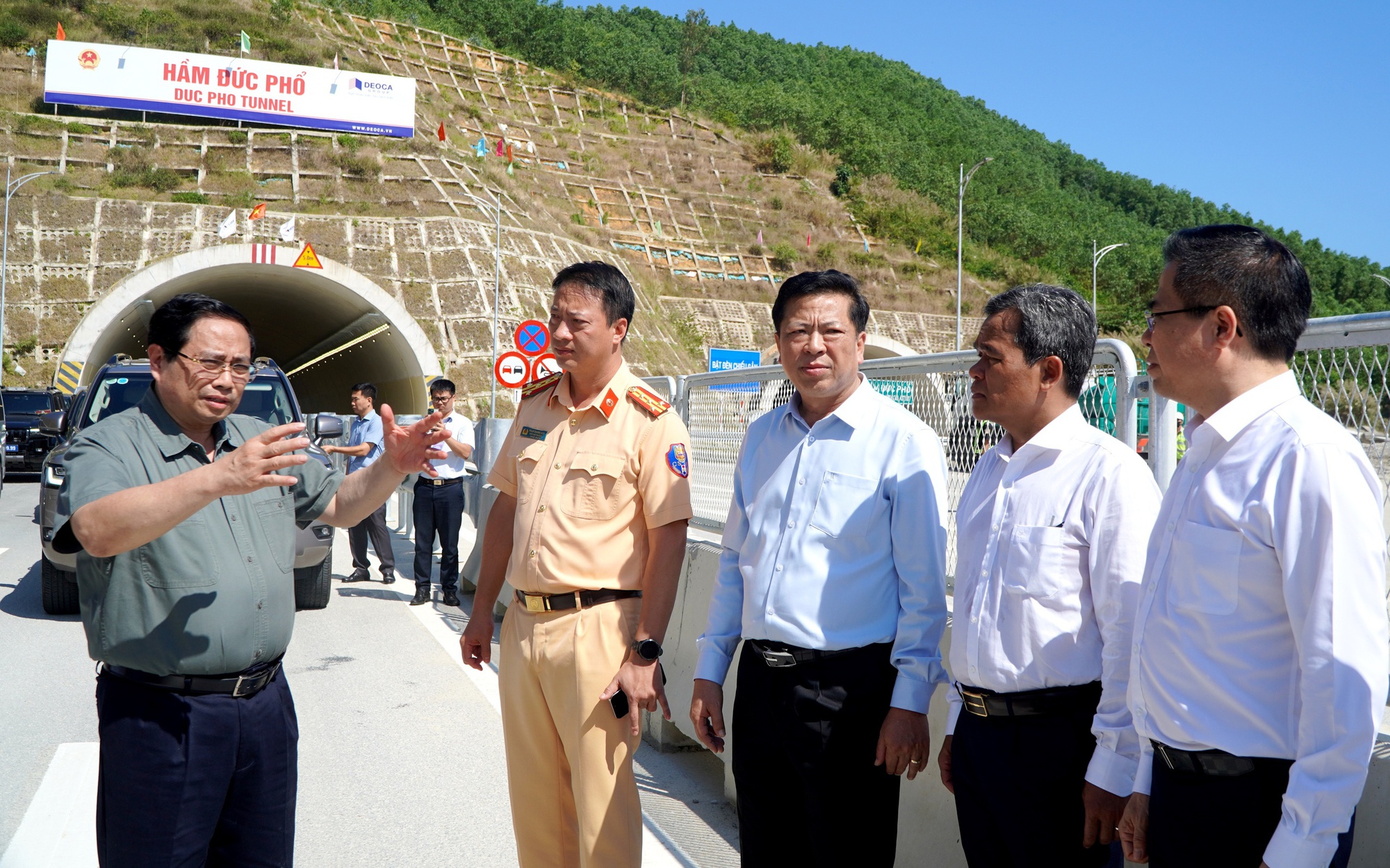 Cao tốc Quảng Ng&atilde;i - Ho&agrave;i Nhơn dự kiến th&ocirc;ng xe giữa th&aacute;ng 4-2026 - Ảnh 4.