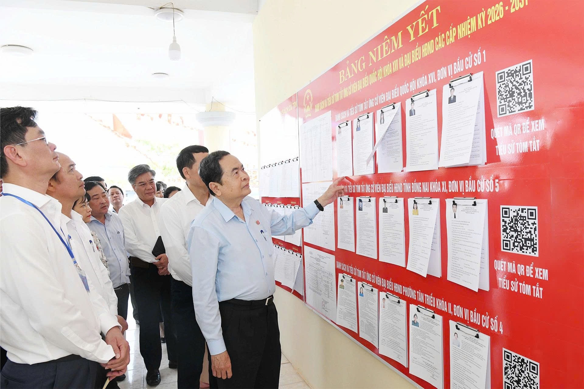 Quy tr&igrave;nh bỏ phiếu bầu cử đại biểu Quốc hội kh&oacute;a XVI v&agrave; Hội đồng nh&acirc;n d&acirc;n c&aacute;c cấp - Ảnh 1.