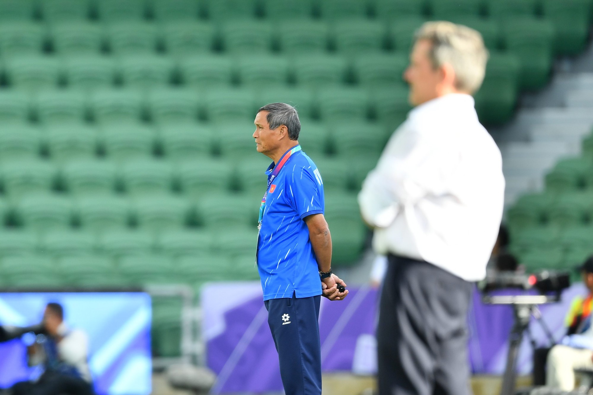 HLV Mai Đức Chung n&oacute;i g&igrave; sau thất bại 0-4 trước Nhật Bản? - Ảnh 1.