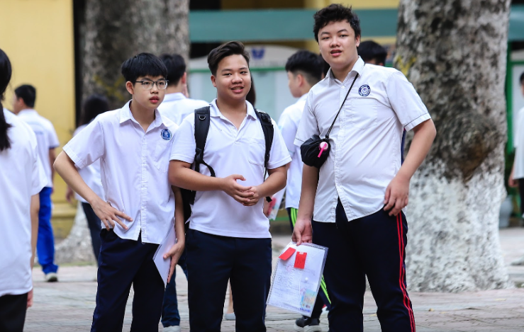 tuyển sinh vào lớp 10