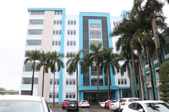 Khu điều trị h&agrave;ng trăm tỉ đồng l&agrave;m m&atilde;i chưa xong - Ảnh 1.