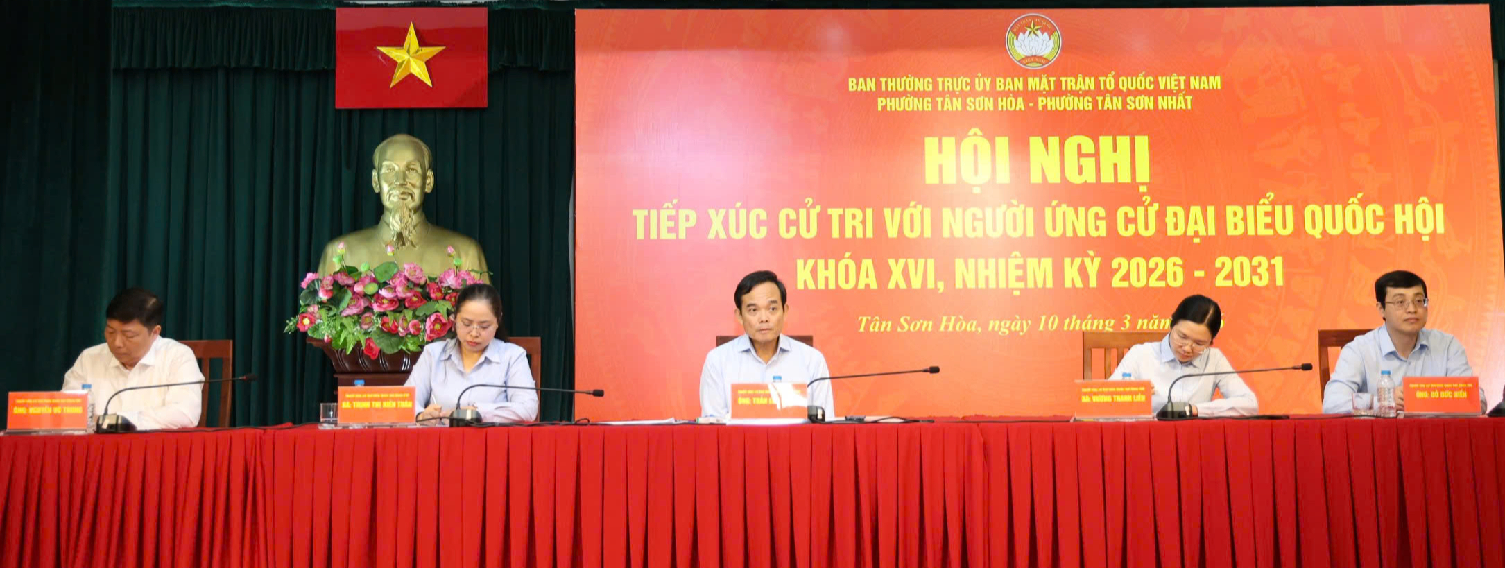 B&iacute; thư Th&agrave;nh ủy TPHCM: Giao th&ocirc;ng kết nối s&acirc;n bay T&acirc;n Sơn Nhất "rối rắm thật"  - Ảnh 1.