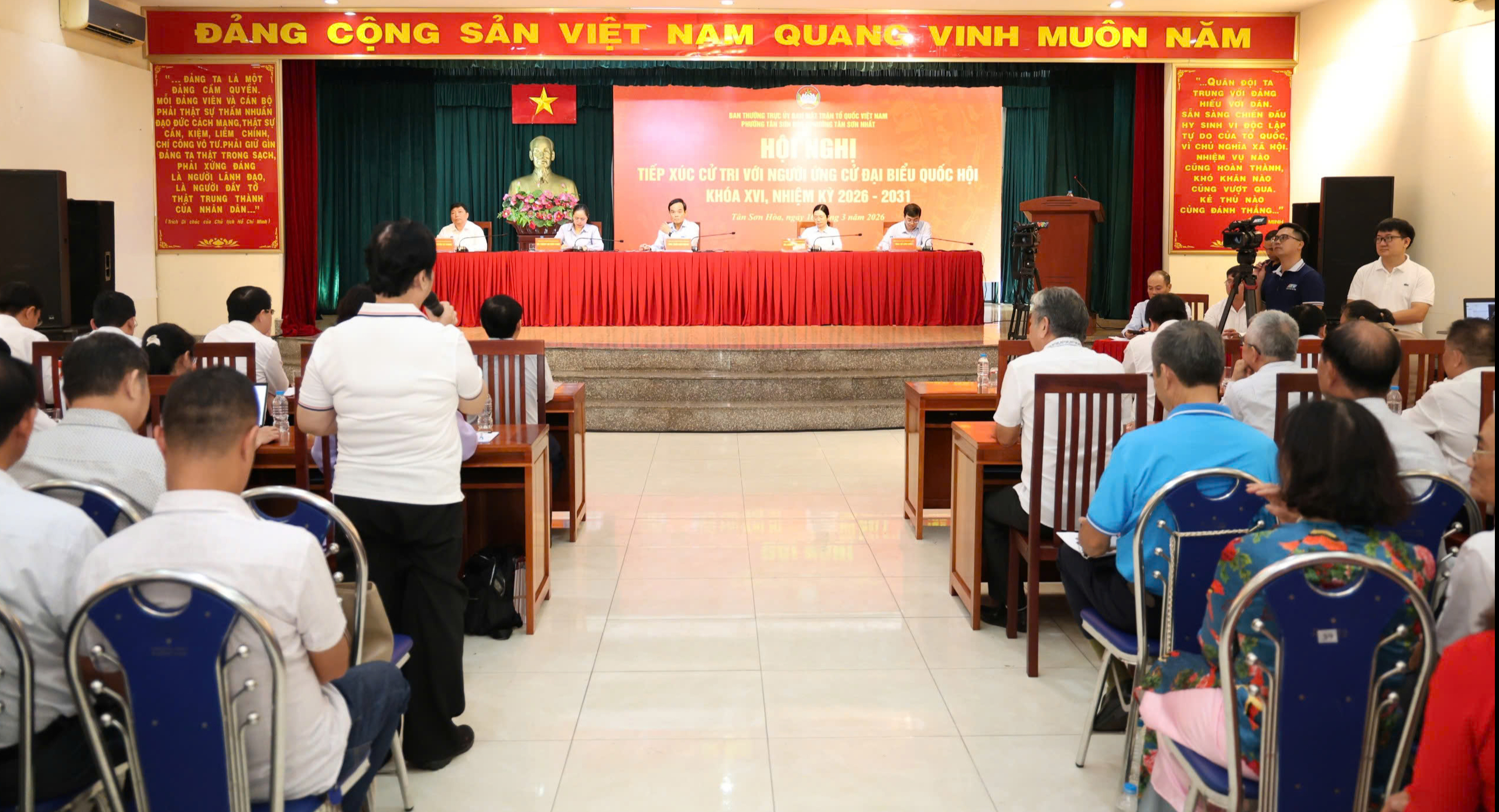 B&iacute; thư Th&agrave;nh ủy TPHCM: Giao th&ocirc;ng kết nối s&acirc;n bay T&acirc;n Sơn Nhất "rối rắm thật"  - Ảnh 5.