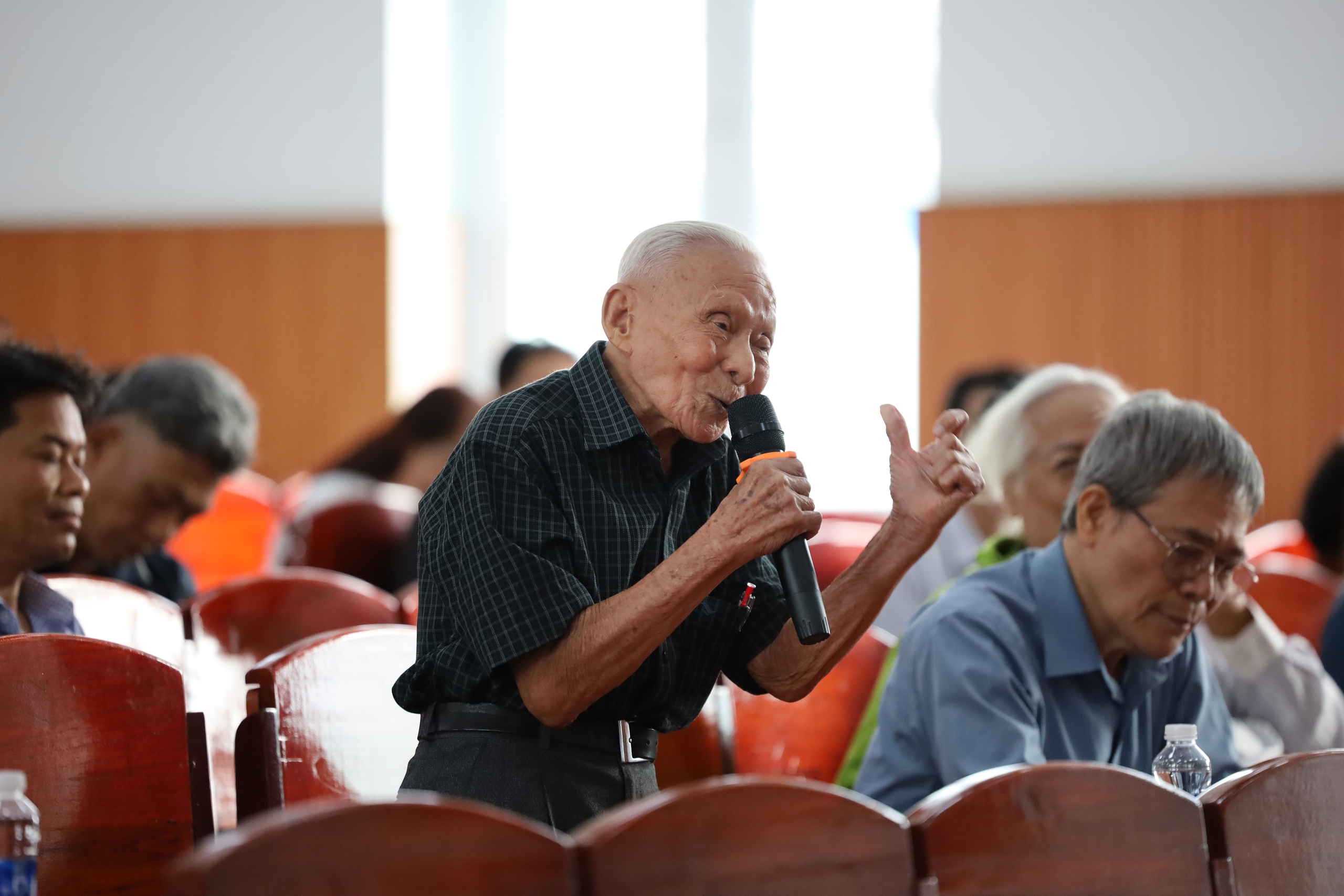 Cử tri TPHCM nhắc nhở đại biểu tr&uacute;ng cử phải giữ trọn lời hứa với d&acirc;n - Ảnh 4.