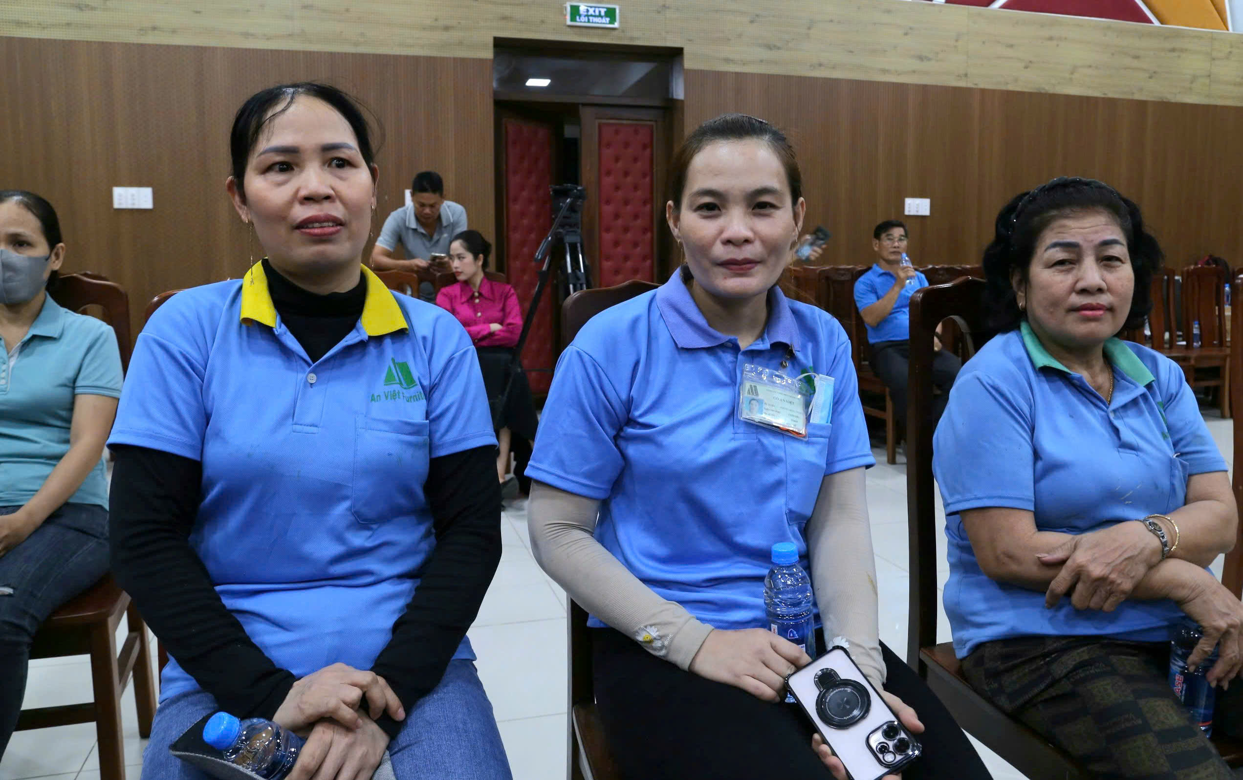 Ứng vi&ecirc;n Đại biểu Quốc hội đau l&ograve;ng khi tiền lương c&ocirc;ng nh&acirc;n chỉ đủ sống, chưa c&oacute; t&iacute;ch luỹ - Ảnh 2.