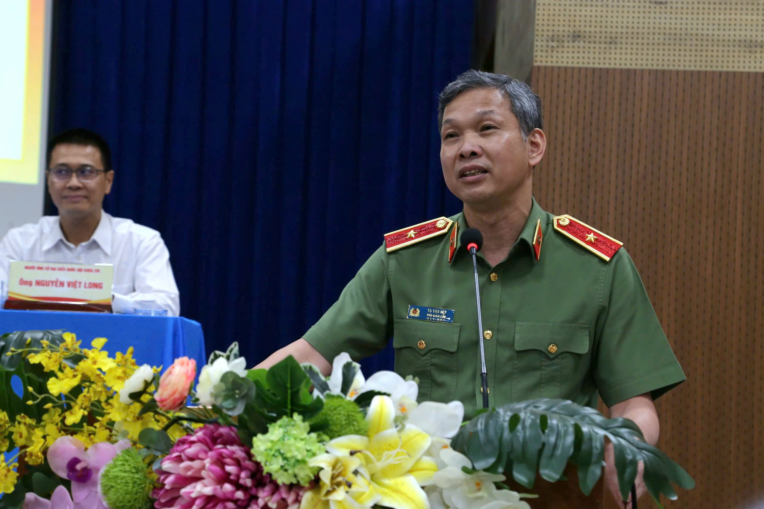 Ứng vi&ecirc;n Đại biểu Quốc hội đau l&ograve;ng khi tiền lương c&ocirc;ng nh&acirc;n chỉ đủ sống, chưa c&oacute; t&iacute;ch luỹ - Ảnh 4.