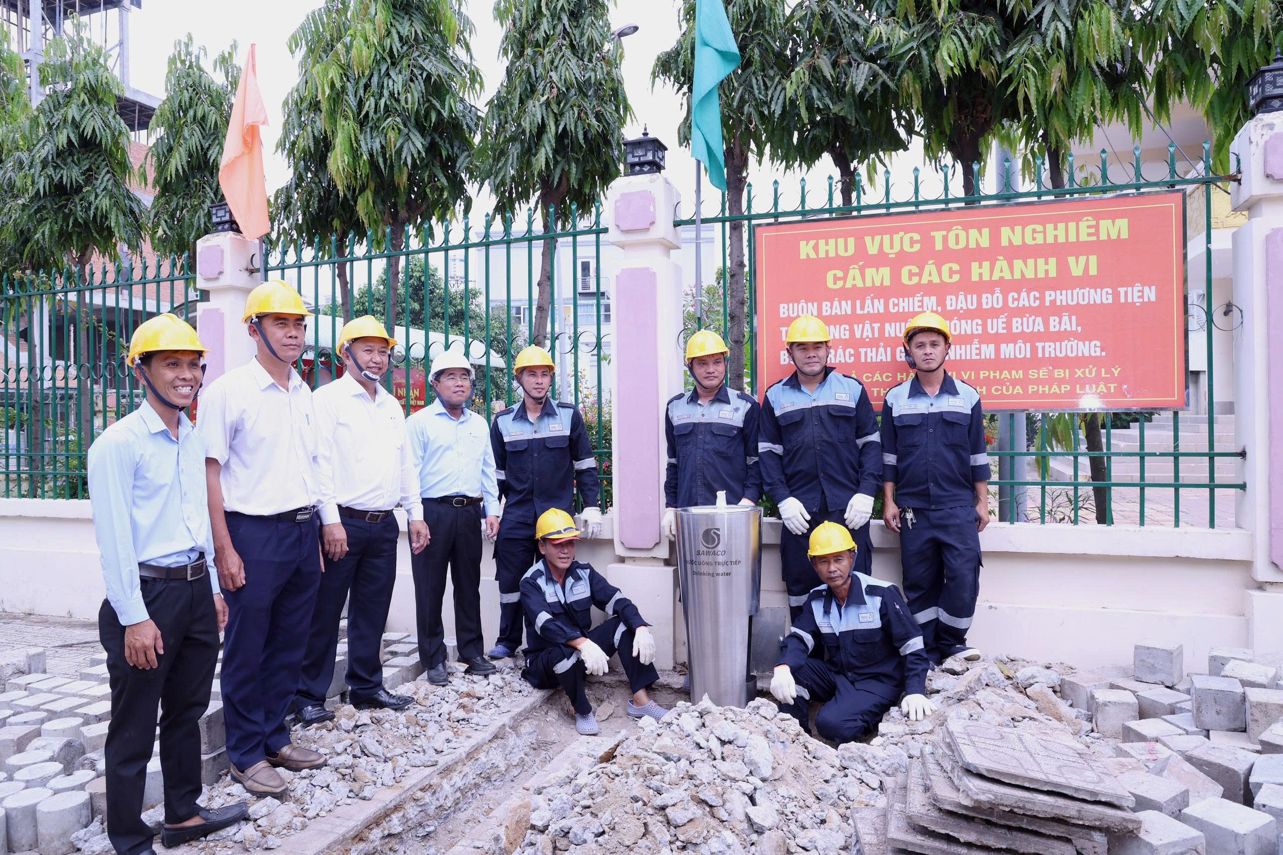 Thêm trụ nước uống miễn phí - Ảnh 1.