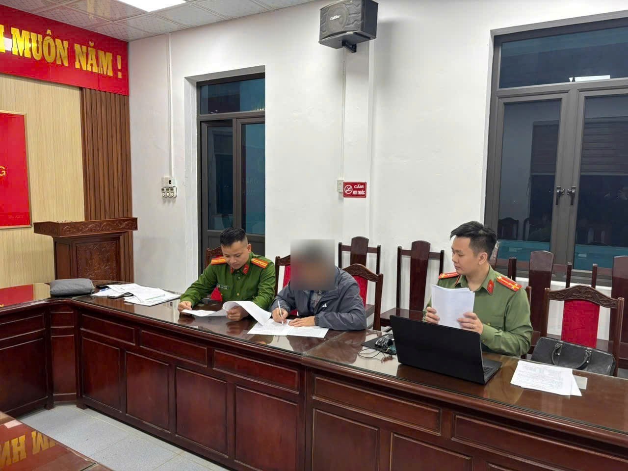 Xử phạt 2 người vì hành vi xúc phạm lãnh đạo TP Hải Phòng năm 2026 - Ảnh 2.