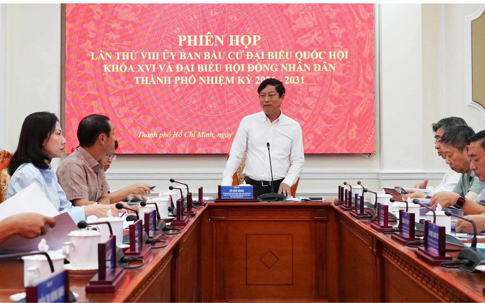 Cam kết ph&aacute;t triển hạ tầng, bảo đảm an sinh x&atilde; hội - Ảnh 3.