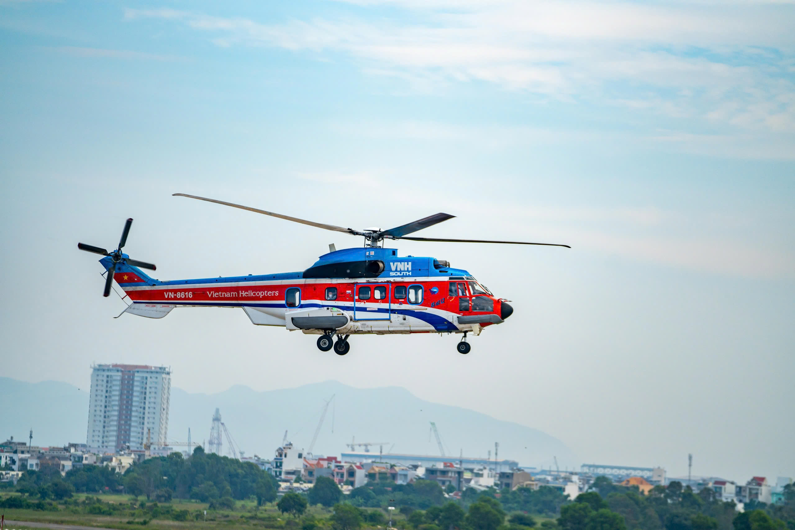 Tour trực thăng TPHCM 2026: Trải nghiệm ngắm cảnh biển từ tr&ecirc;n cao - Ảnh 4.