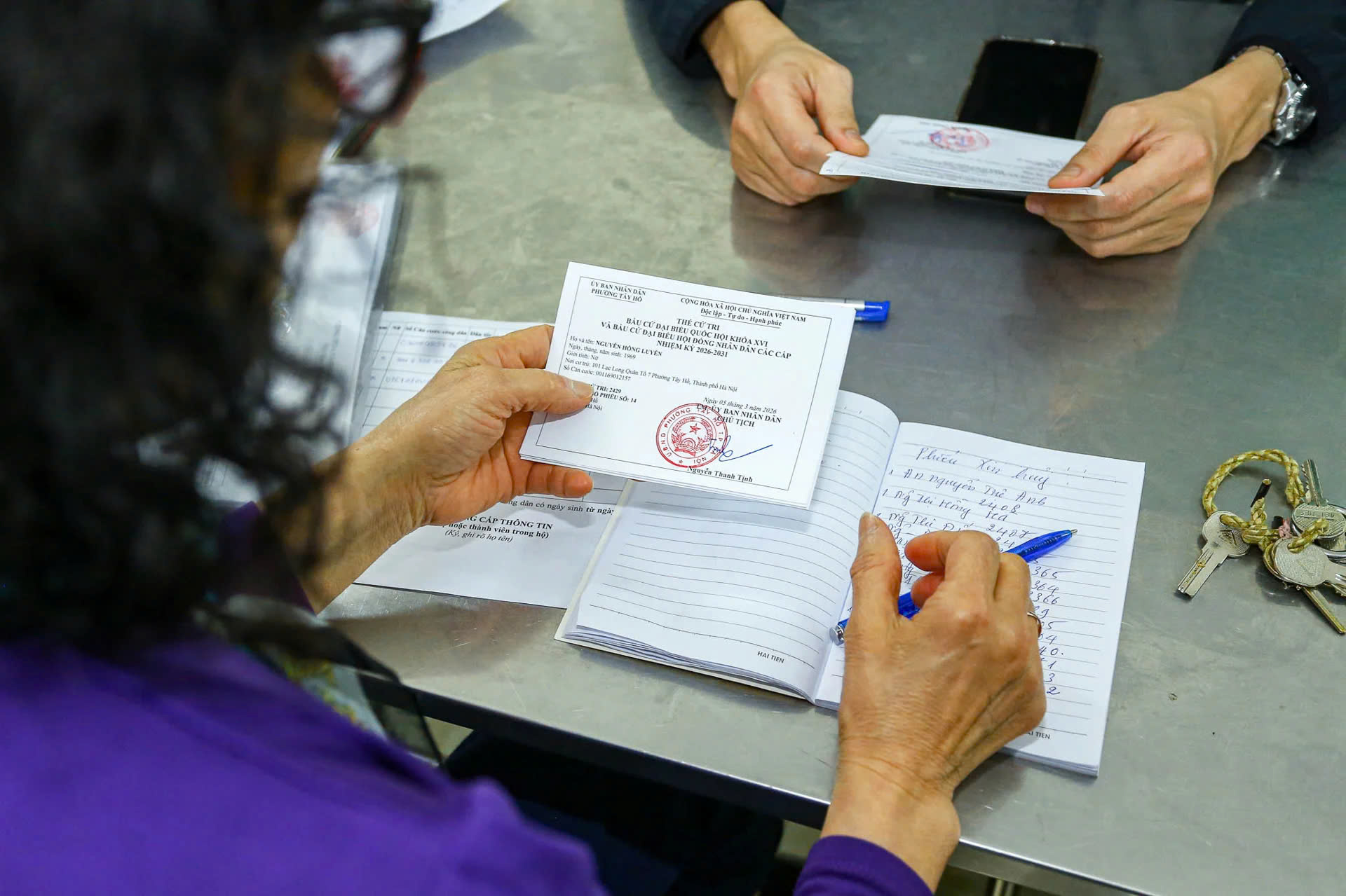 Kh&ocirc;ng kh&iacute; chuẩn bị bầu cử Quốc hội 2026 tại H&agrave; Nội rộn r&agrave;ng v&agrave; s&ocirc;i động - Ảnh 10.