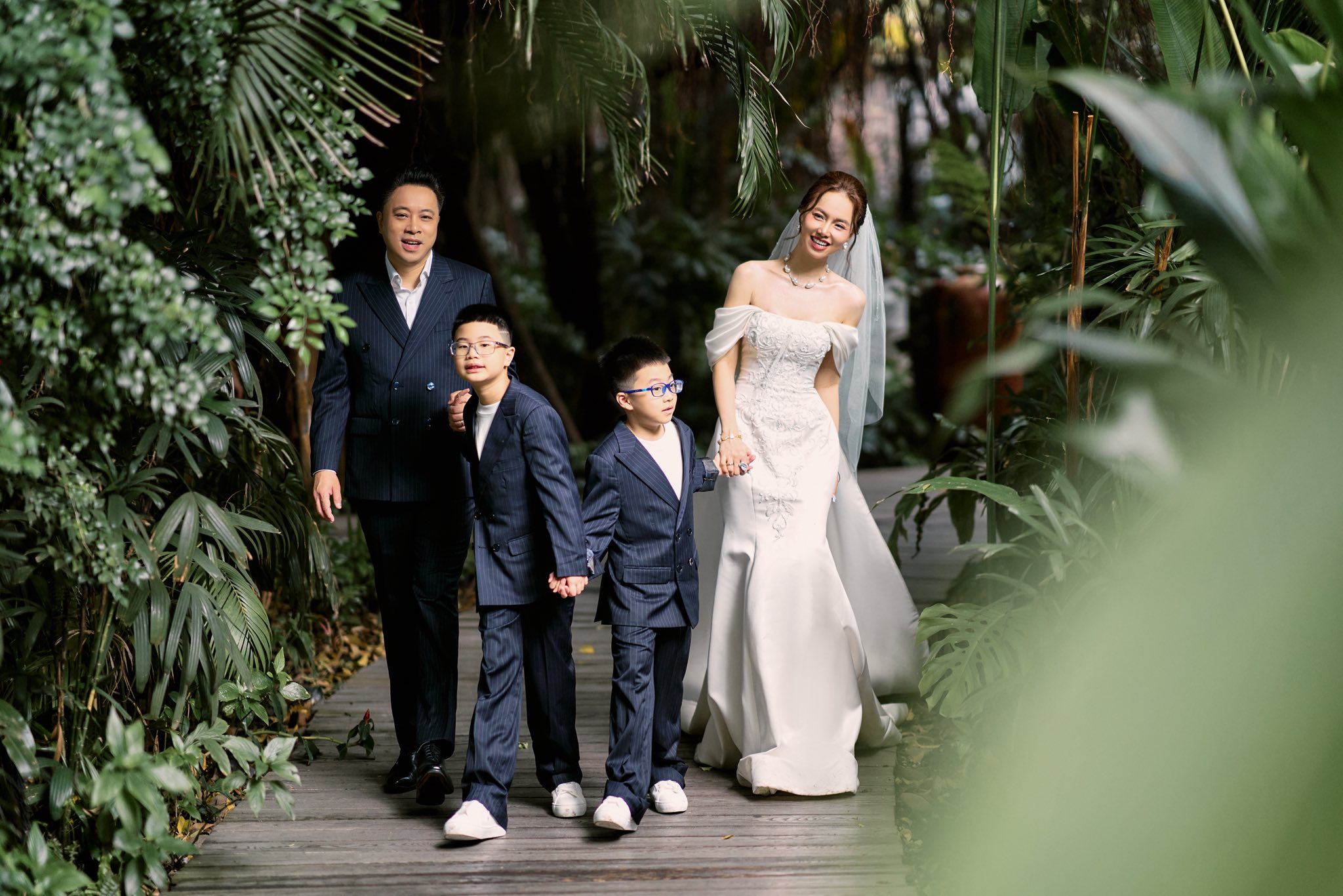 Đinh Ngọc Diệp đẹp lung linh hóa cô dâu bên Victor Vũ - Ảnh 11.