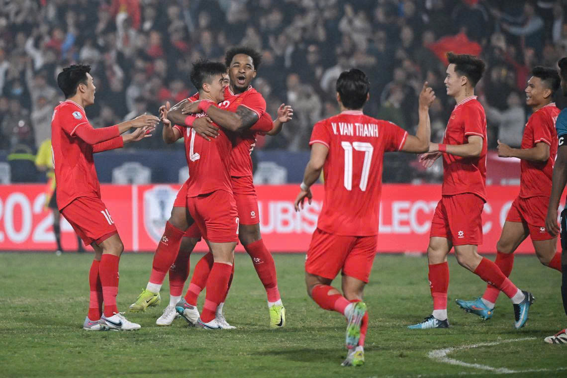 Tuyển Việt Nam làm mới lực lượng - Ảnh 1.