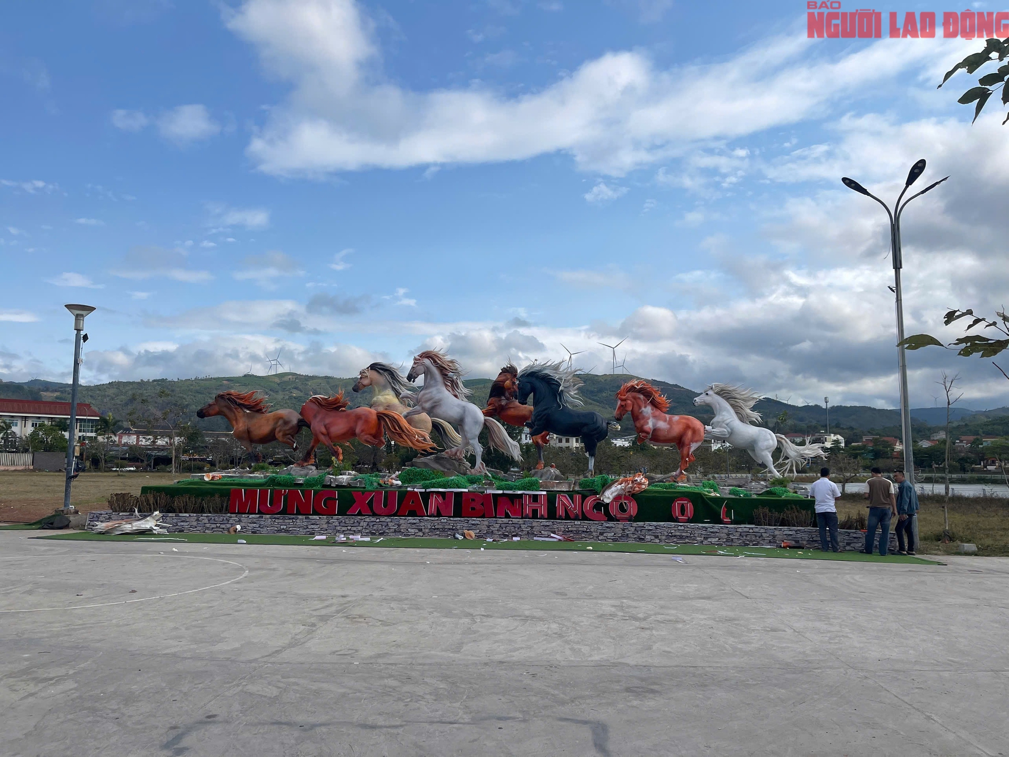 L&agrave;m r&otilde; nguy&ecirc;n nh&acirc;n nhiều linh vật ngựa ở Quảng Trị bị hư hỏng bất thường - Ảnh 1.