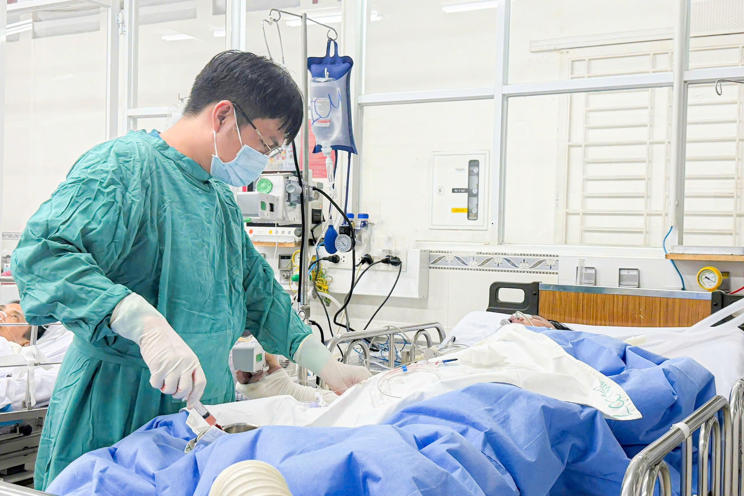 Một bệnh nhân bị bỏ rơi, chưa xác định được nhân thân - Ảnh 2.