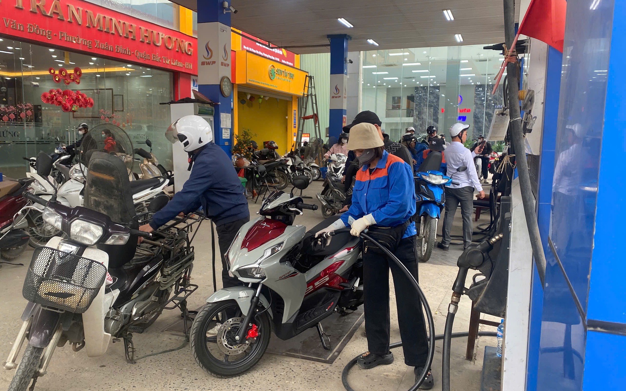 Gi&aacute; xăng dầu tiếp tục tăng mạnh v&agrave;o th&aacute;ng 3 năm 2026 - Ảnh 2.