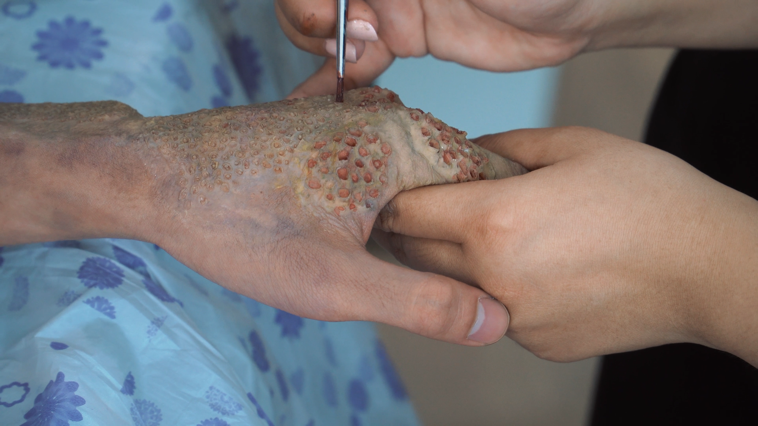  NSƯT Hạnh Thúy trở thành 