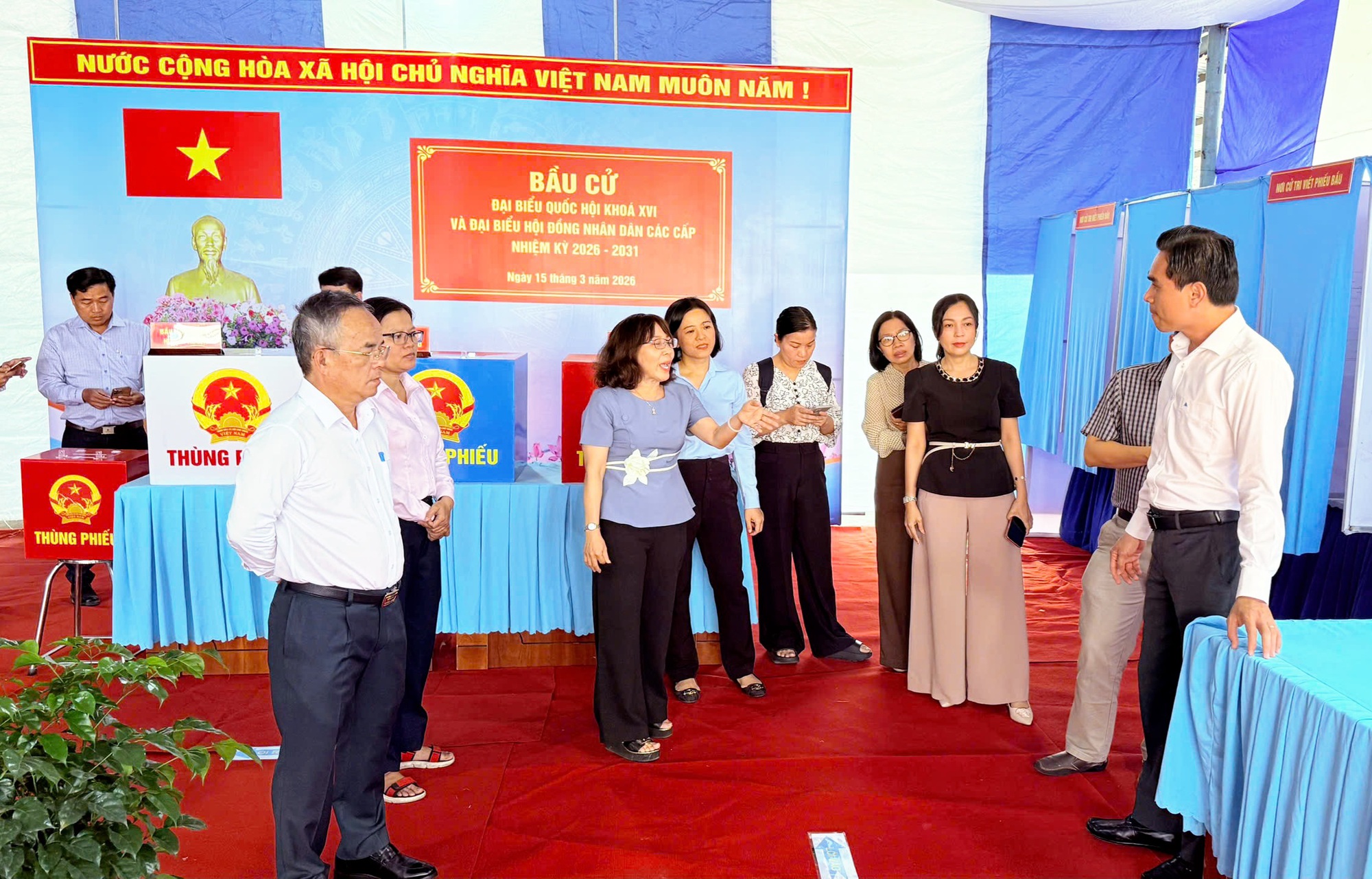 Các điểm bỏ phiếu tại chung cư , khu nhà trọ sẵn sàng cho Ngày hội non sông 2026 - Ảnh 5.