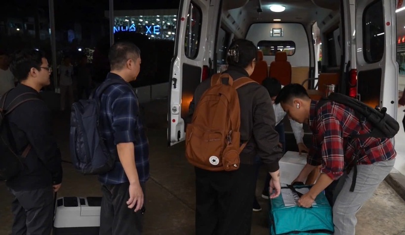 Chuyến bay đêm mang 