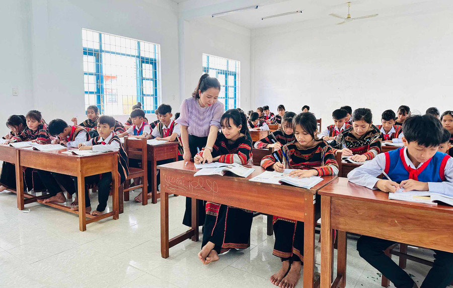 Gia Lai đề xuất hỗ trợ thêm tiền ăn cho học sinh dân tộc nội trú và xã đảo - Ảnh 1.