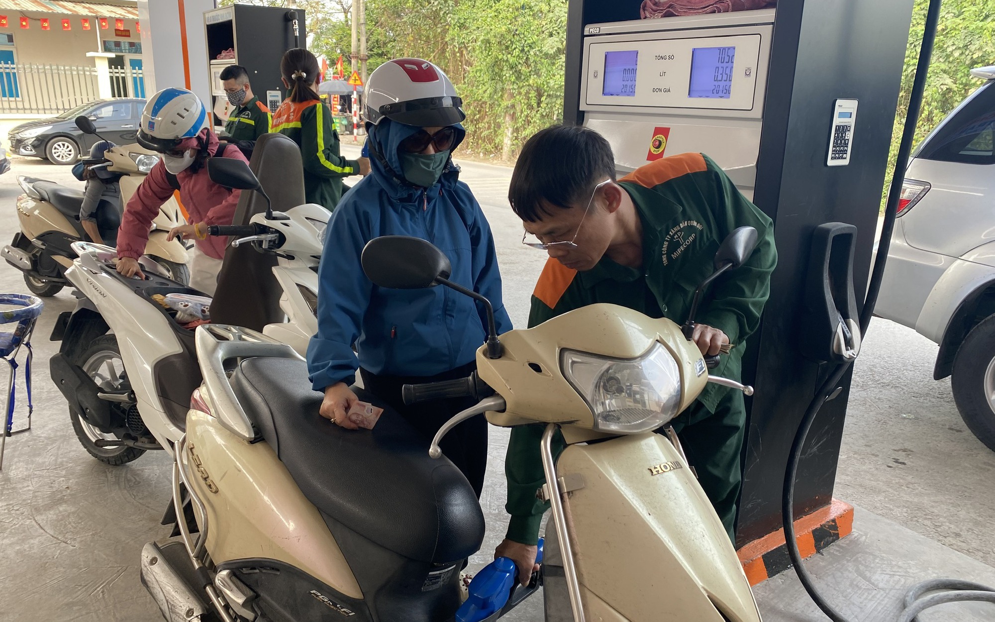 - Ảnh 2. - Ảnh 2.