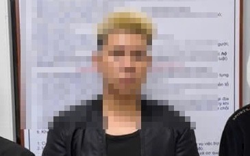 Bốn cô gái livestream khiêu dâm thu hút 30.000 người xem - Ảnh 2.