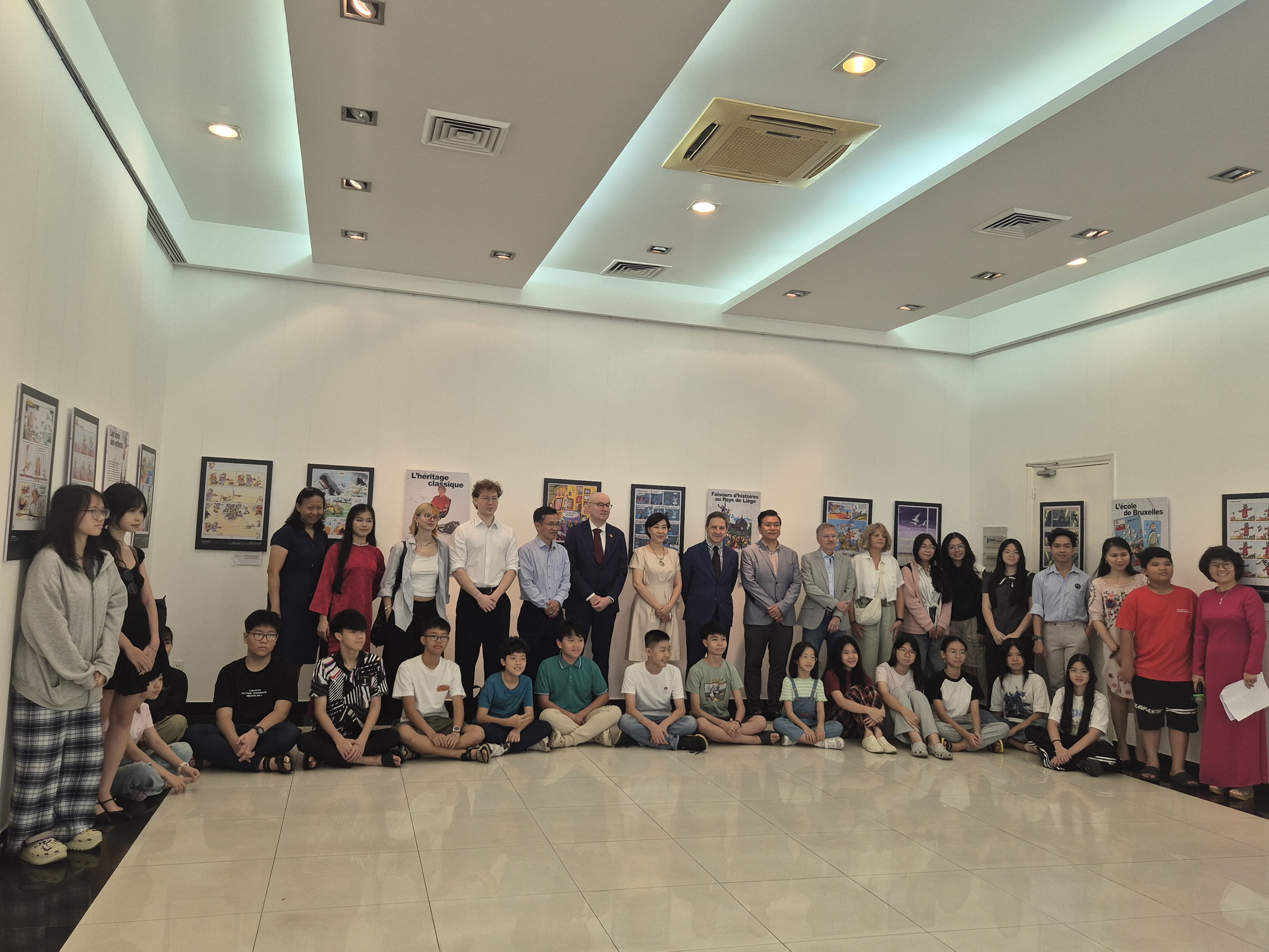 Trở lại tuổi thơ cùng truyện tranh Pháp ngữ của Bỉ - Ảnh 14.