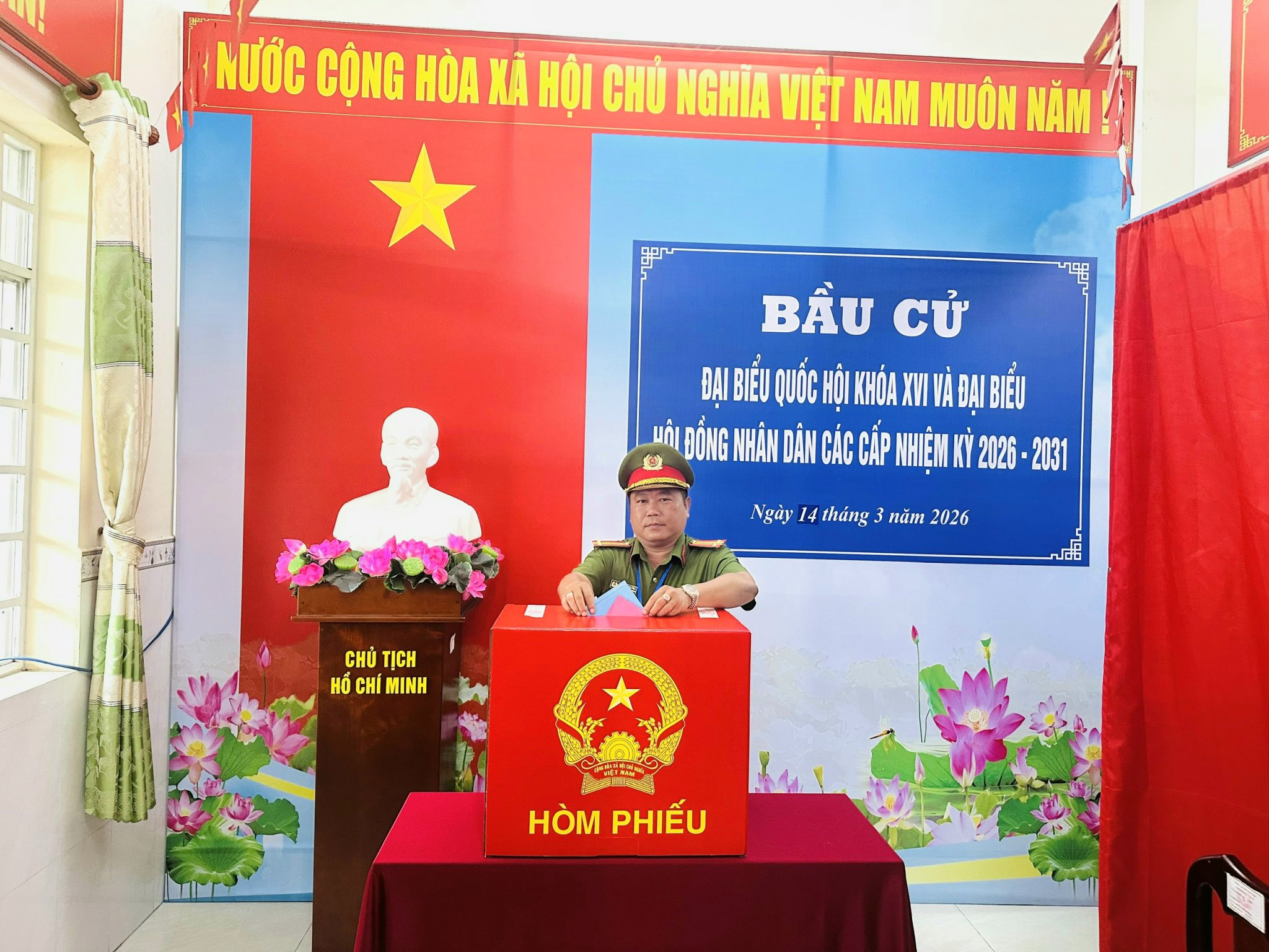 Hơn 2.000 cử tri thuộc lực lượng Công an TP Cần Thơ bầu cử sớm - Ảnh 12.