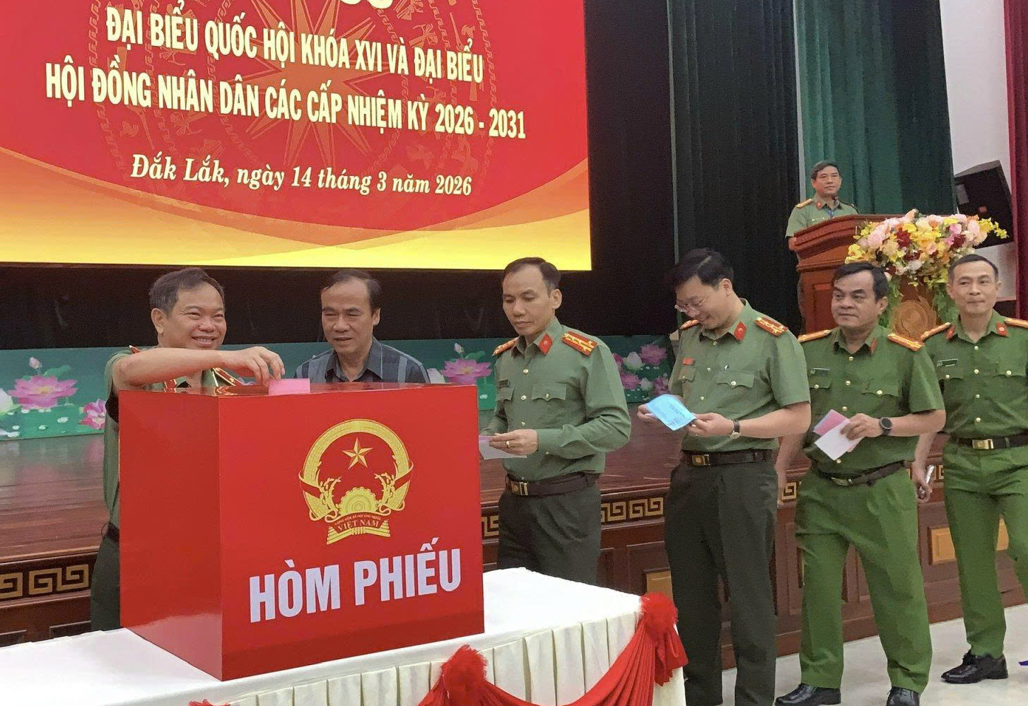 Lực lượng vũ trang Đắk Lắk tổ chức bầu cử sớm đảm bảo an ninh trật tự 2026 - Ảnh 2.